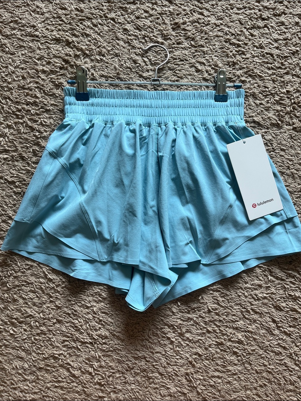 NWT lululemon shake it out high rise run Shorts 2.5’’ seafoam size XS